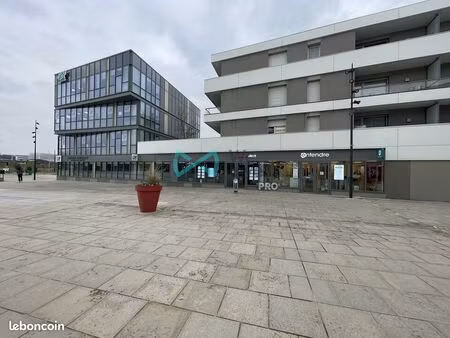 local commercial 133 m² bezannes