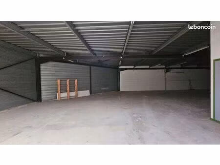 local 200m2 idéal pour le stockage
