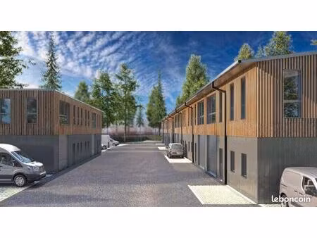 local d'activité 750 m²