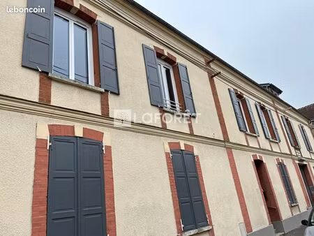 studio 1 pièce 27 m²