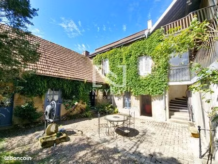 immeuble 9 pièces 246 m²