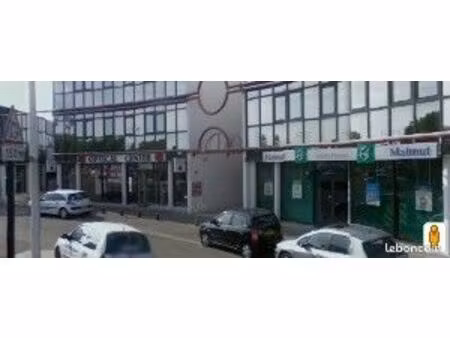 bureaux de 104 m² en ville active de nîmes