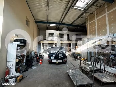 local d'activité 300 m²