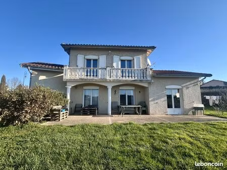 maison 7 pièces 145 m²