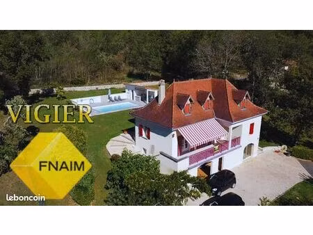 maison 8 pièces 175 m²