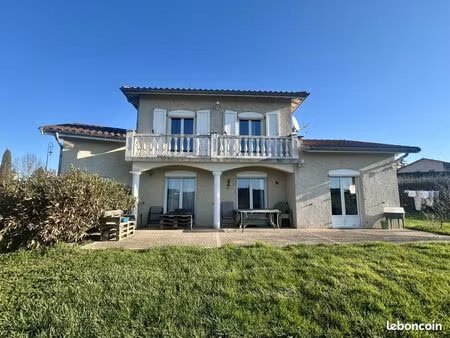 maison 7 pièces 145 m²