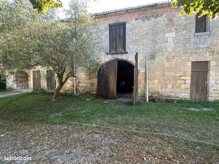 maison 1 pièce 140 m²