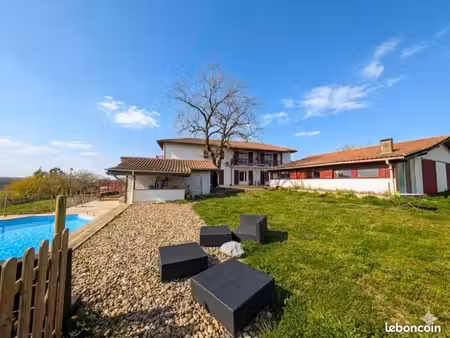 maison 9 pièces 209 m²