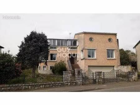 maison 8 pièces 230 m²