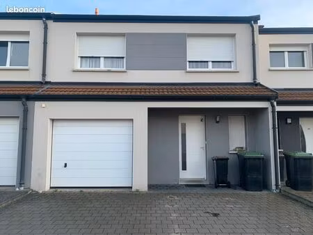 a vendre maison manom