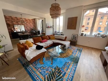 grand logement 160 m2- 4 chambres- quartier calme creutzwald