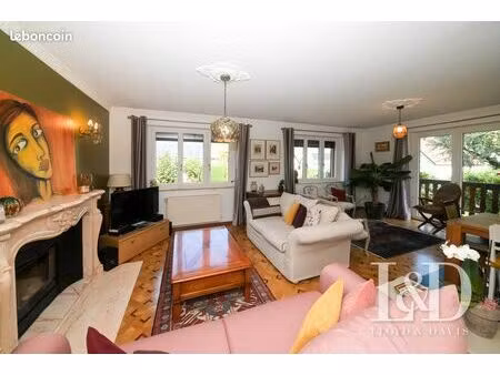 propriété 7 pièces 181 m²