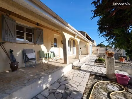 villa 4 pièces 70 m²