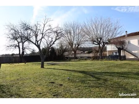 maison 7 pièces 195 m² avec 2 grands garages et un atelier