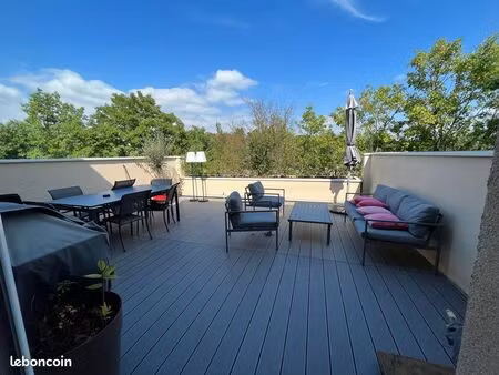 appartement t3 avec grande terrasse sans vis à vis