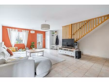 maison de village avec studio indépendant et jardin au coeur du beaujolais
