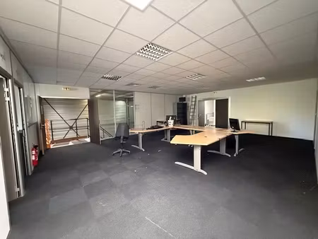 locaux polyvalents 13013