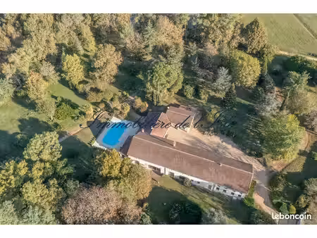 propriété 10 pièces 350 m²