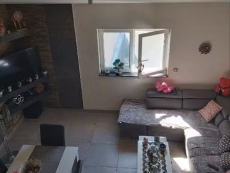 loue studio 54 m2 avec garage