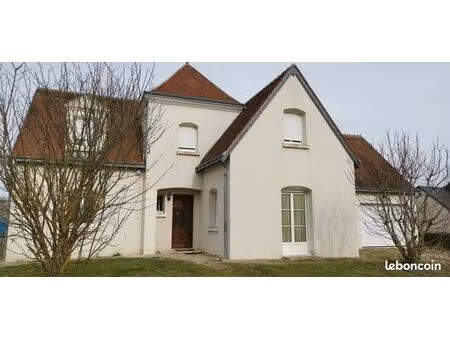 belle maison de caractère – vue campagne – fort potentiel