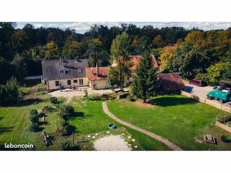 maison forestière avec cachet sur 1 hectare possibilité pension