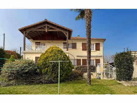 maison montrem m² t-5 à vendre  254 000 €