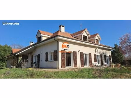 villa 8 pièces 235 m²