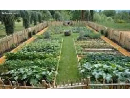 (urgent) recherche un jardin avec point d'eau de 300 à 500 m2