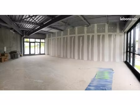 local commercial 135 m² lesneven