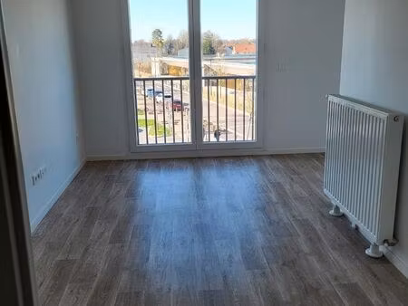 t2 lumineux 45m2 à bezannes - parking - proche gare tgv - 170000