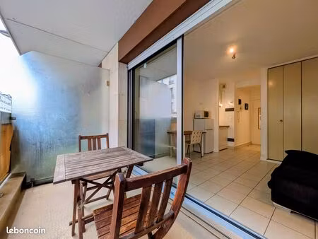 studio avec terrasse 75012