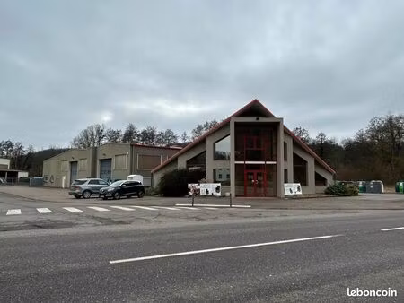 local bureaux 1 827 m²