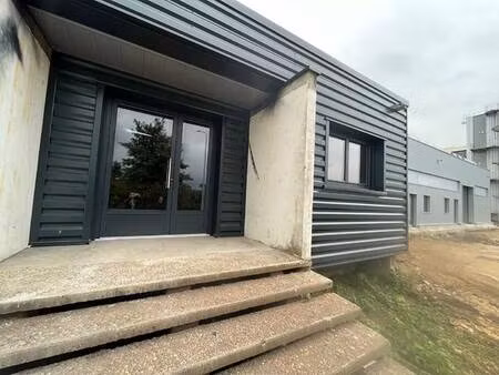 local d'activités à louer