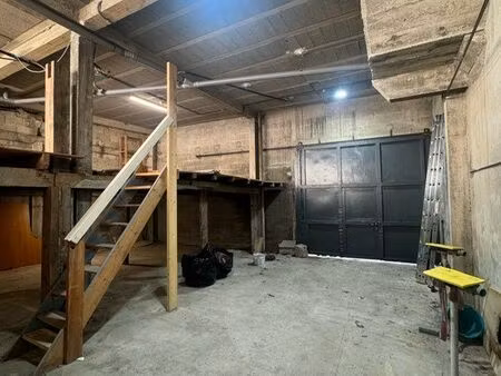 local artisant / box / stockage / entrepôt