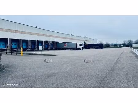 local logistique 17 654 m²
