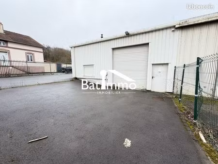 local 143 m² jouy-aux-arches