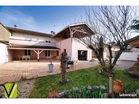 propriété 9 pièces 194 m²