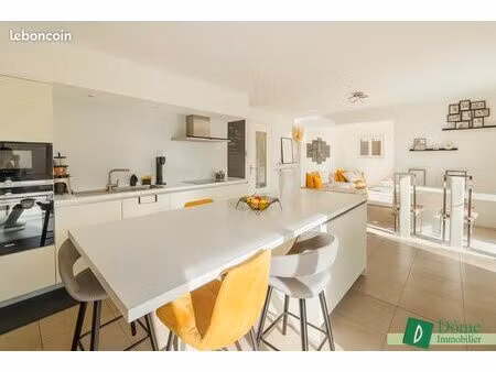 appartement 4 pièces 104 m²