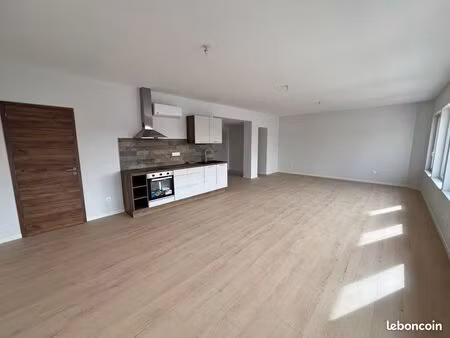 grand f2 bis à louer hyper centre  neuf