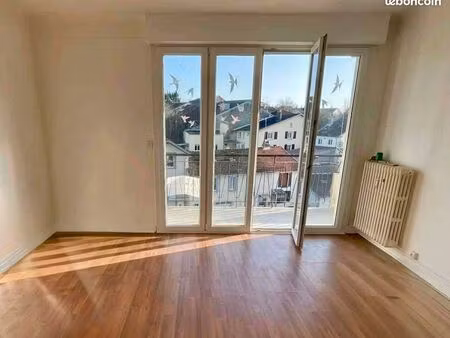 appartement avec grand balcon