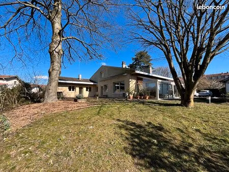 villa 9 pièces 262 m²