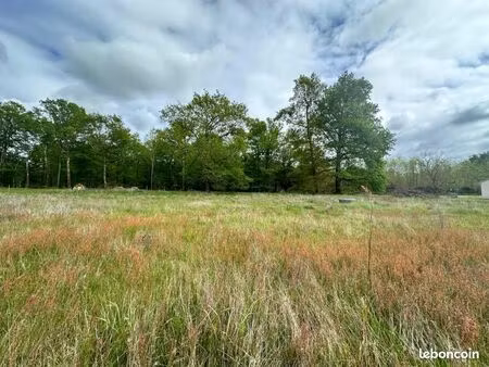 terrain 4 000 m² galgon