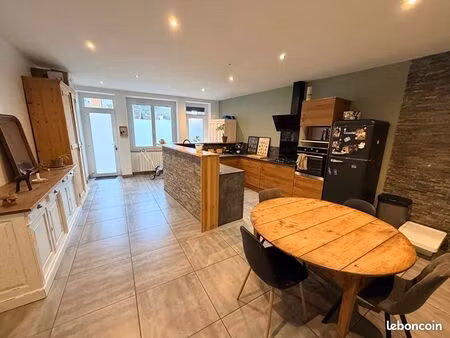 maison 6 pièces 155 m²