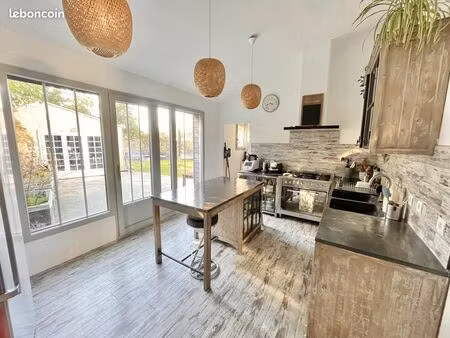 maison 8 pièces 166 m²