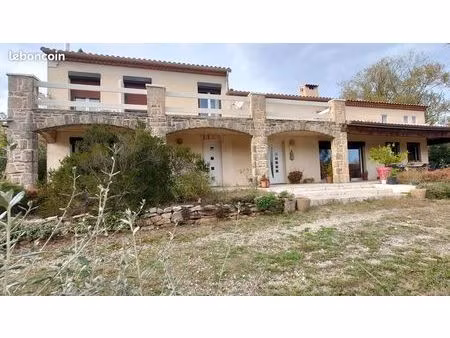 propriété 11 pièces 368 m²