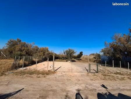 terrain de loisir avec eau de ville