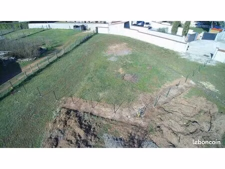 terrain de 500 m2 sur un emplacement extra plat