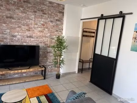 t2 meuble 36m2 avec balcon et parking billère