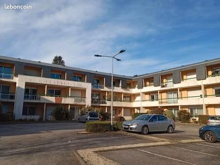 vend appartement plus place de parking