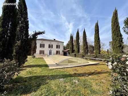 maison 12 pièces 244 m²